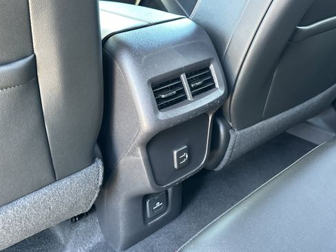 Used 2024 Chevrolet Equinox RS w/ RS Leather Package image 18