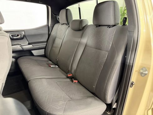 Used 2017 Toyota Tacoma TRD Sport w/ Tow Package (A/T) AWD/4WD image 29