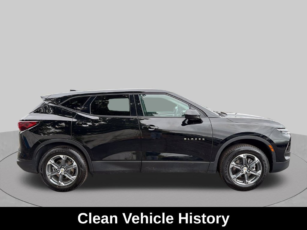 Used 2025 Chevrolet Blazer LT FWD image 7