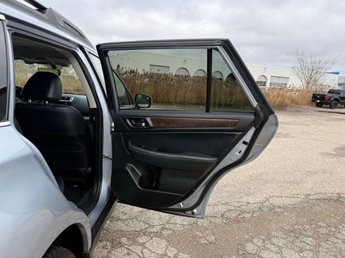 Used 2017 Subaru Outback 2.5i Limited image 19