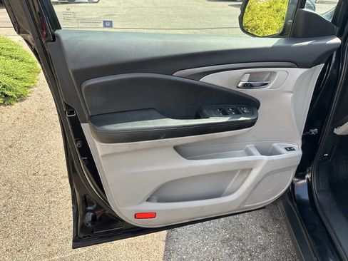 Used 2017 Honda Pilot EX-L image 18