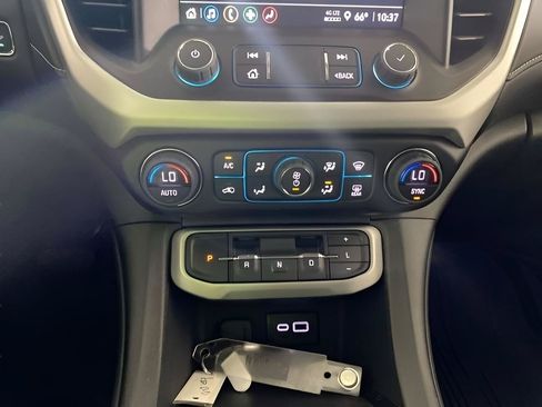 Used 2023 GMC Acadia SLE w/ Driver Convenience Package FWD image 47