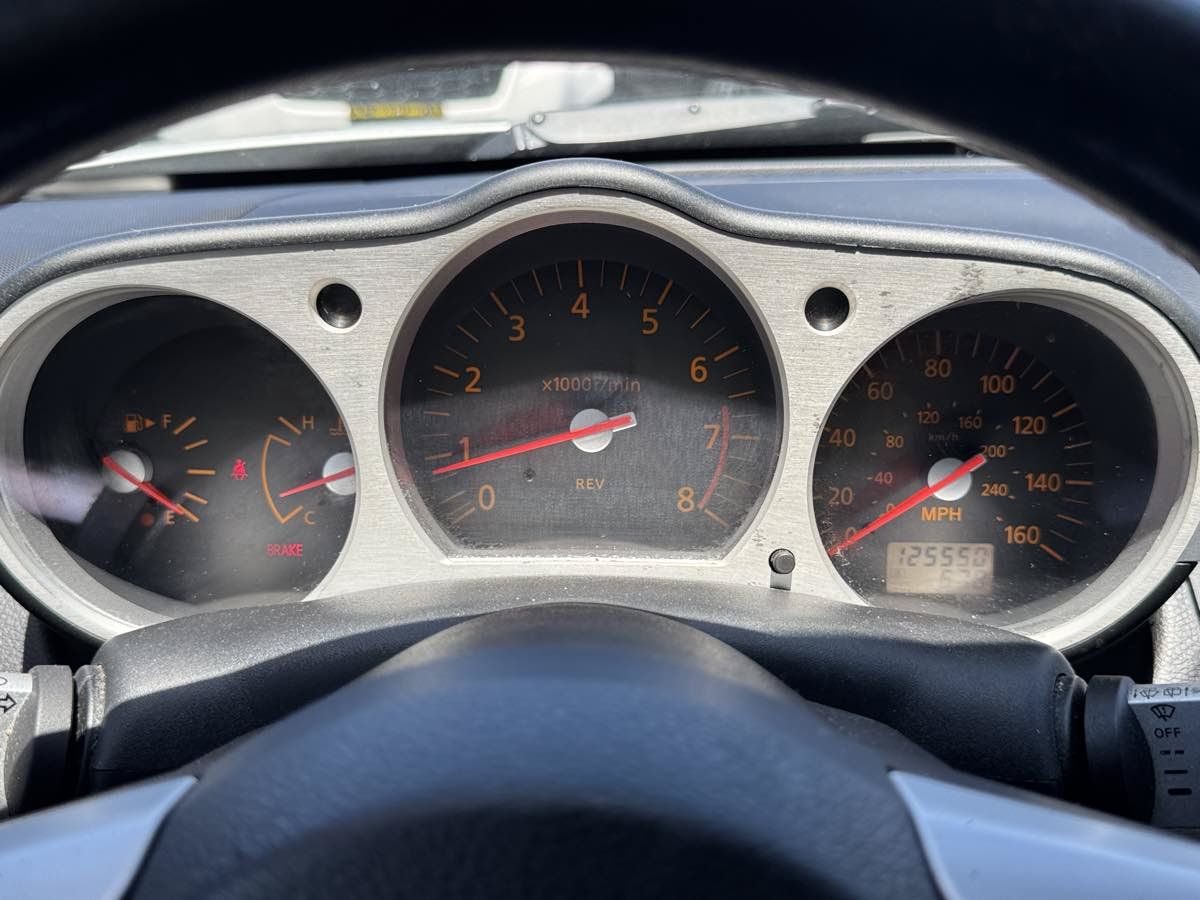 Used 2004 Nissan 350Z Track w/ Cargo Convenience Pkg RWD image 24