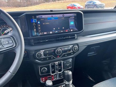 Used 2025 Jeep Wrangler Unlimited Rubicon image 6