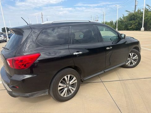 Used 2018 Nissan Pathfinder SL FWD image 3
