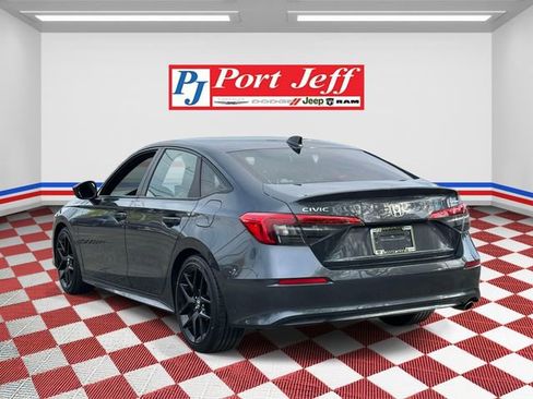 Used 2023 Honda Civic Sport image 5