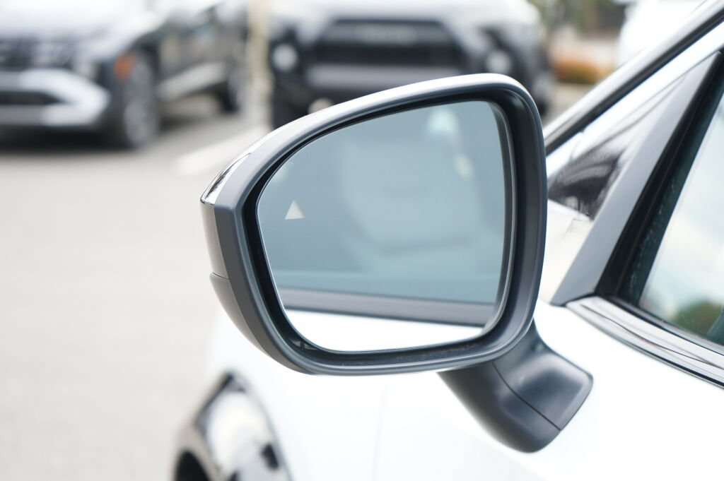 Used 2024 Nissan Ariya FWD image 13