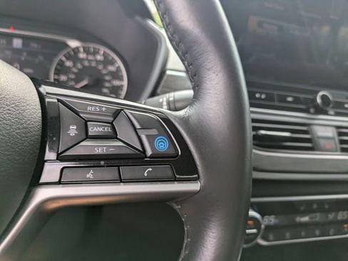 Used 2023 Nissan Altima 2.5 SL FWD image 31