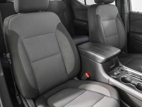 Used 2023 Chevrolet Traverse LT FWD image 48