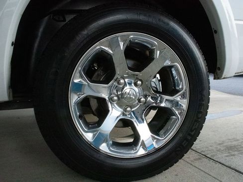 Used 2018 RAM 1500 Laramie image 31