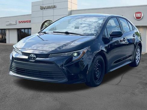 Used 2024 Toyota Corolla LE FWD image 3