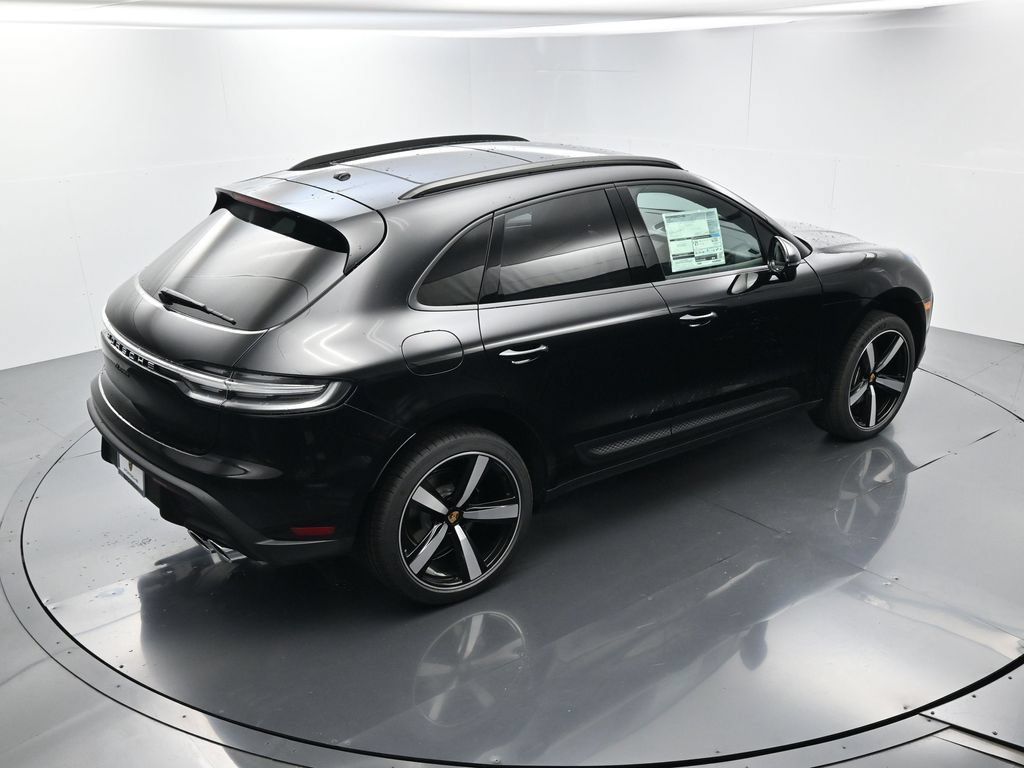 Certified 2026 Porsche Macan AWD/4WD image 37