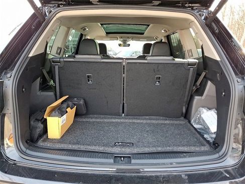 Used 2024 Volkswagen Atlas SEL Premium R-Line image 29