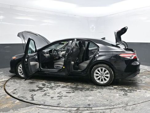 Used 2019 Toyota Camry LE image 42