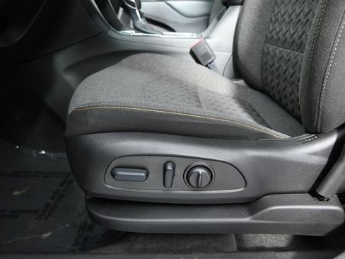 Used 2023 Chevrolet Equinox LT image 22