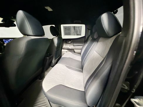 Used 2021 Toyota Tacoma TRD Sport image 29