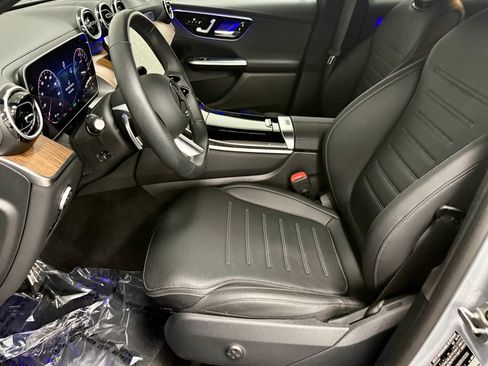 Used 2025 Mercedes-Benz GLC 350e 4MATIC image 23