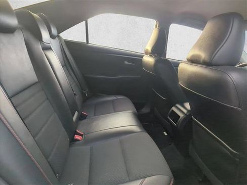 Used 2017 Toyota Camry SE image 18