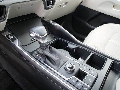 Certified 2023 Kia Sorento EX w/ Panoramic Sunroof Package image 25