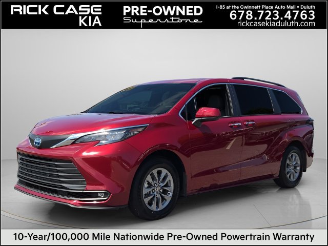 Used 2025 Toyota Sienna XLE w/ XLE Plus Package FWD image 1