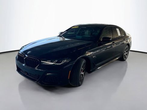 Used 2023 BMW 530e xDrive w/ Premium Package image 3