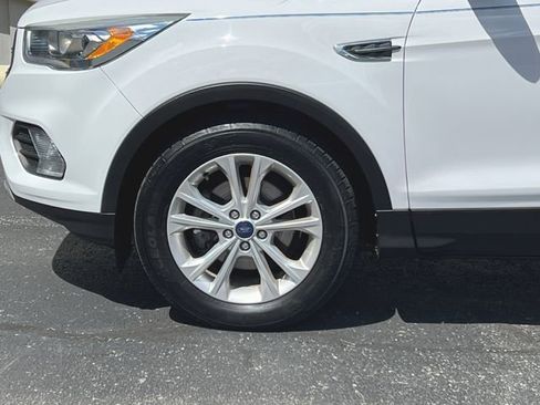 Used 2017 Ford Escape SE w/ Equipment Group 201A FWD image 18