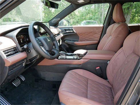 New 2025 Mitsubishi Outlander SEL image 4