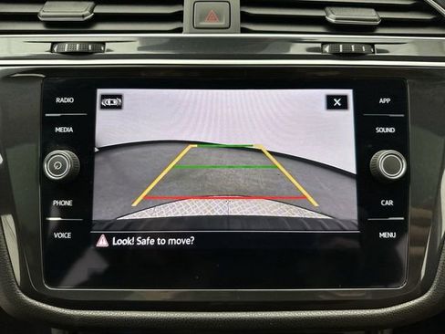 Used 2024 Volkswagen Tiguan SE R-Line w/ MDO Package, Two-Row AWD/4WD image 17