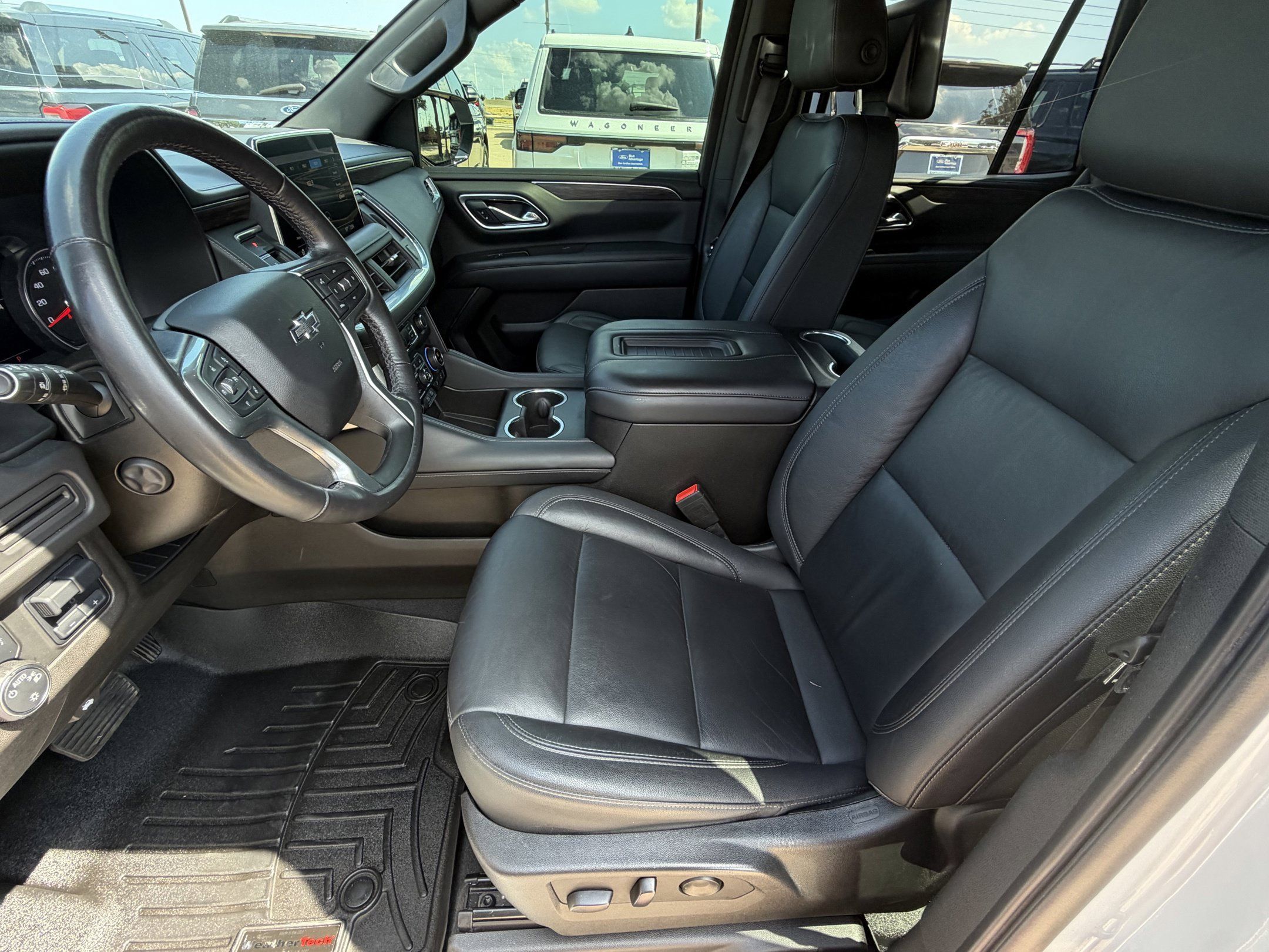 Used 2021 Chevrolet Tahoe Z71 w/ Z71 Off-Road Package AWD/4WD image 31