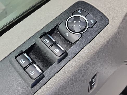 Used 2019 Ford F150 XL w/ Equipment Group 101A Mid AWD/4WD image 8