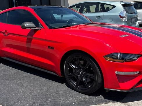 Used 2018 Ford Mustang GT w/ Black Accent Pkg RWD image 3