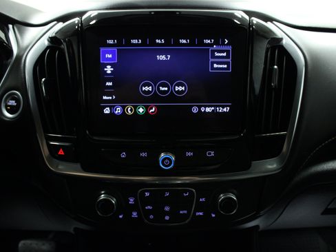 Used 2020 Chevrolet Traverse LT FWD image 23