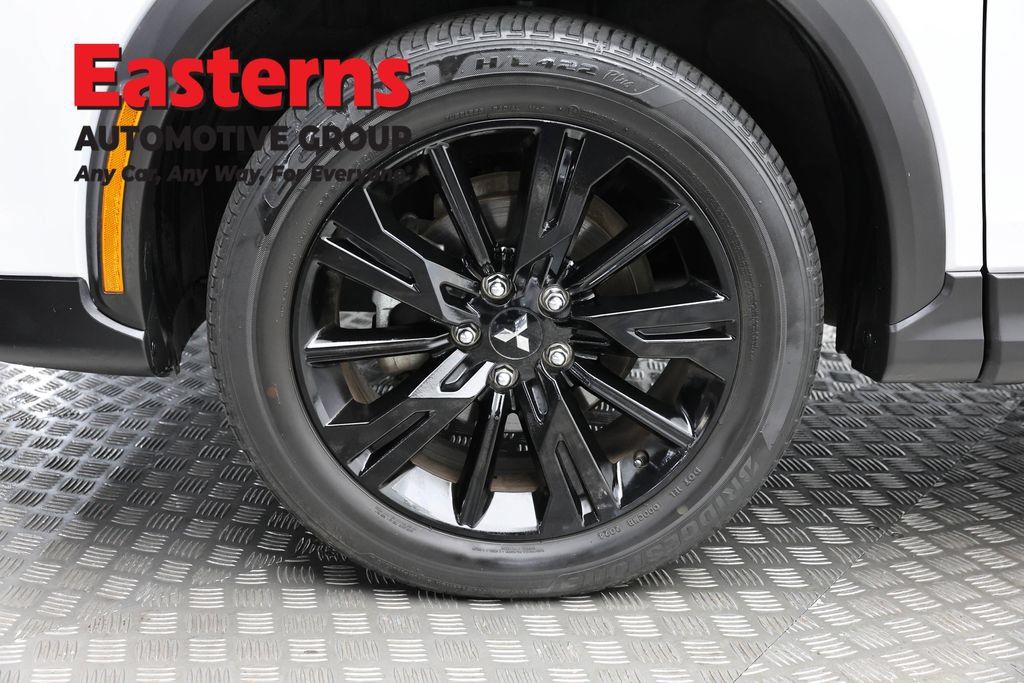 Used 2024 Mitsubishi Eclipse Cross LE AWD/4WD image 32