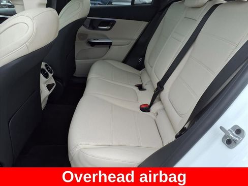 Used 2024 Mercedes-Benz GLC 300 4MATIC image 25