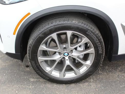 Used 2024 BMW X5 xDrive40i w/ Premium Package AWD/4WD image 13