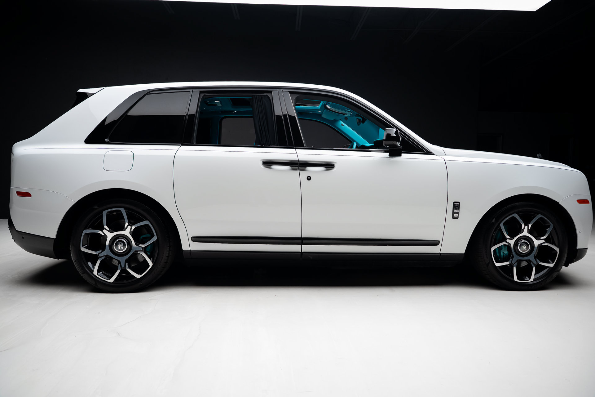 Used 2019 Rolls-Royce Cullinan AWD/4WD image 36