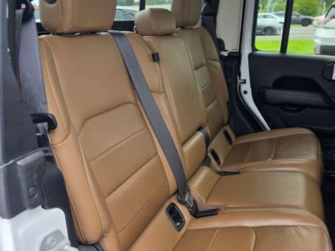 Used 2020 Jeep Gladiator Overland w/ LED Lighting Group AWD/4WD image 27