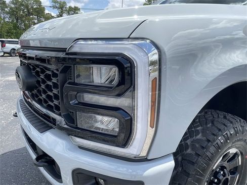 Used 2025 Ford F350 XLT w/ Black Appearance Package image 7