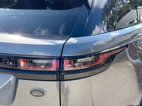 Used 2019 Land Rover Range Rover Velar R-Dynamic SE image 28