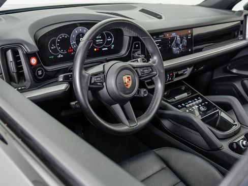 Certified 2024 Porsche Cayenne AWD/4WD image 11