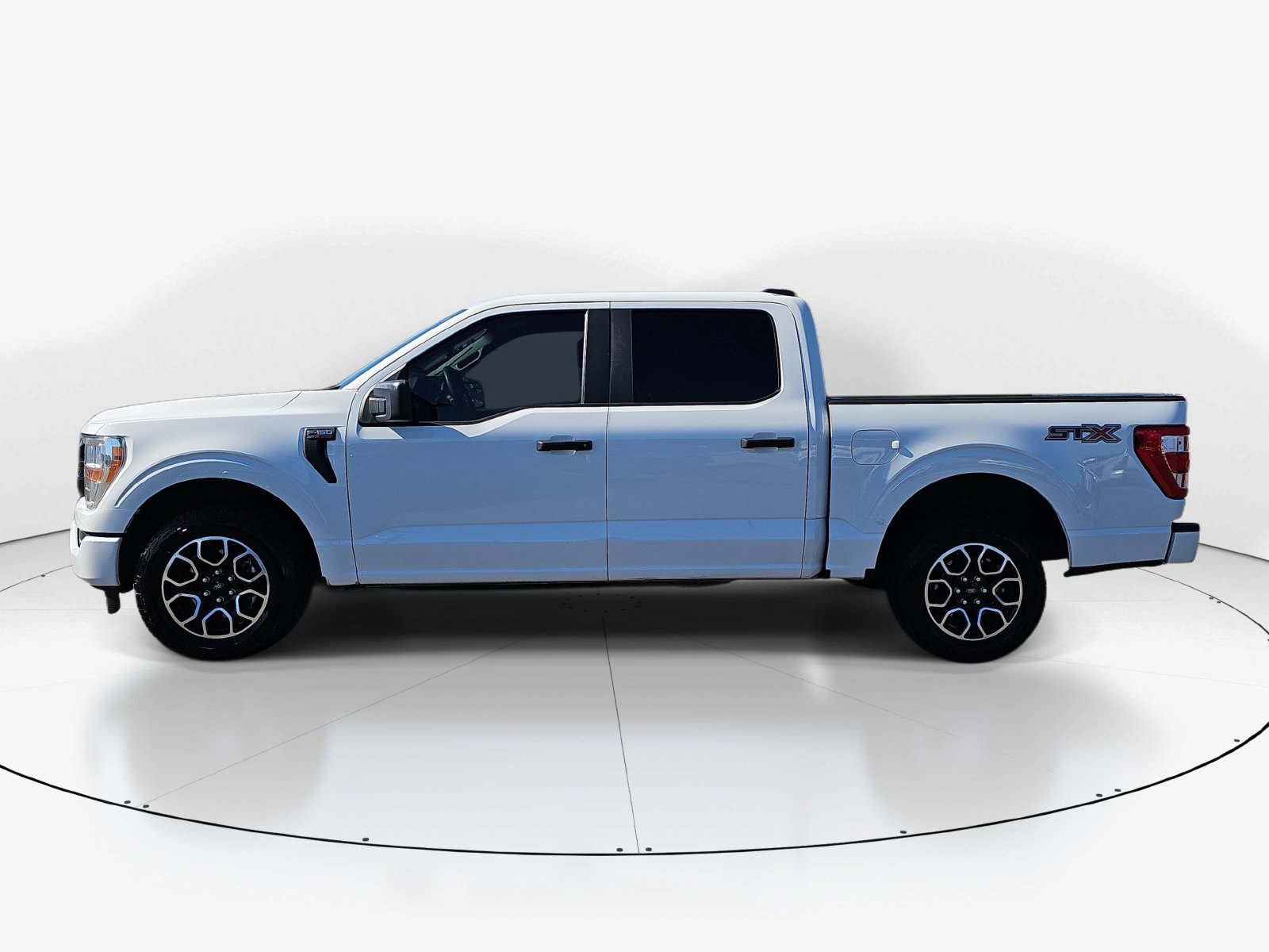 Used 2022 Ford F150 XL w/ STX Appearance Package RWD image 10