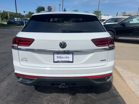Certified 2023 Volkswagen Atlas Cross Sport SE w/ Panoramic Sunroof Package AWD/4WD image 5