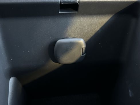 Used 2025 Toyota Camry XLE image 33