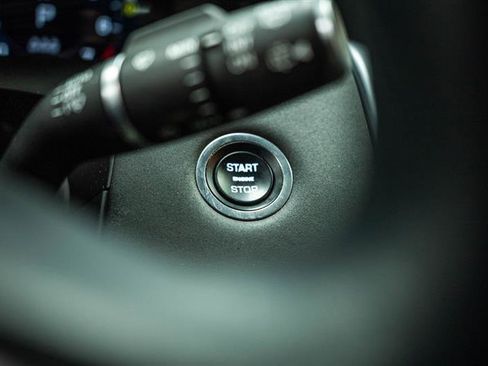 Used 2023 Land Rover Discovery Sport S image 18