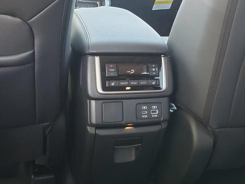 New 2026 Subaru Ascent Limited AWD/4WD image 12