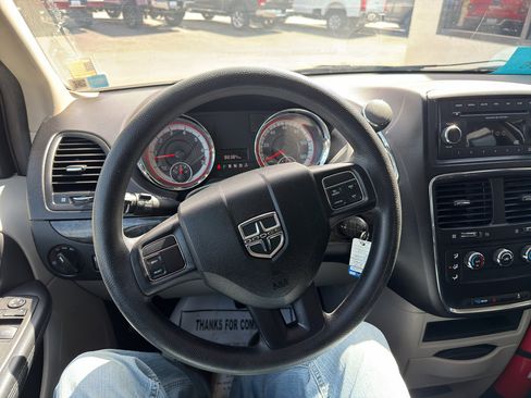 Used 2015 Dodge Grand Caravan American Value Package FWD image 10