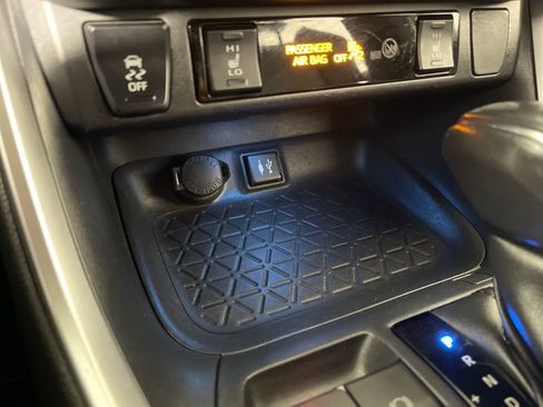 Used 2019 Toyota RAV4 XSE image 30