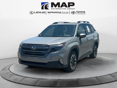 Used 2025 Subaru Forester Premium w/ Convenience Package #1 AWD/4WD image 1