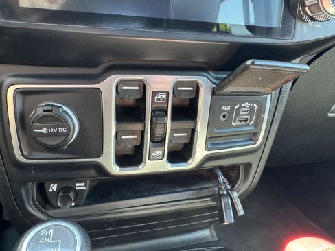 Used 2021 Jeep Gladiator Sport AWD/4WD image 20