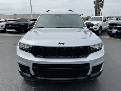 Used 2021 Jeep Grand Cherokee L Laredo AWD/4WD image 3